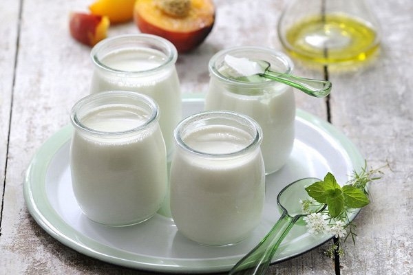 Người bị tiểu đường cần lưu ý gì khi ăn sữa chua không đường?
